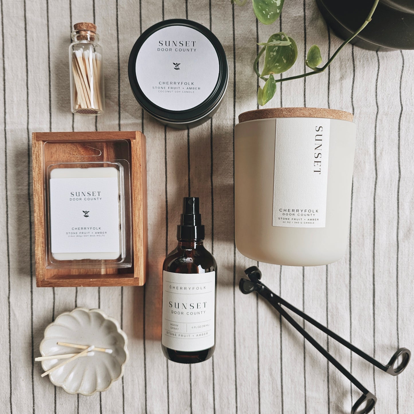 SUNSET Door County Wax Melt in Stone Fruit + Amber